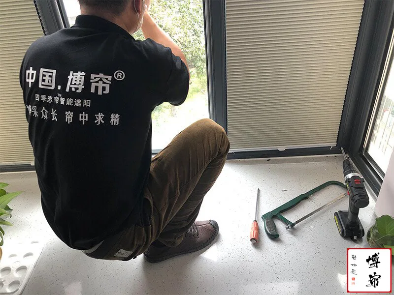 城市之光.月光园内开窗蜂巢帘